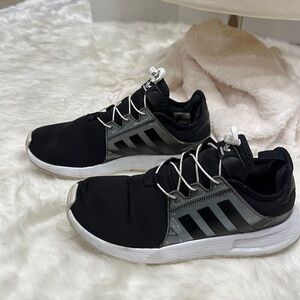 Adidas black and white size 6 used in used condition